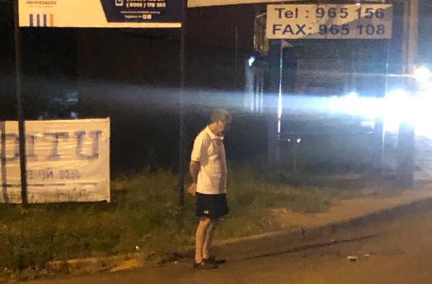 A 72 éves édesapa minden este megvárja lányát a buszmegállóban, hogy biztonságban hazakísérje